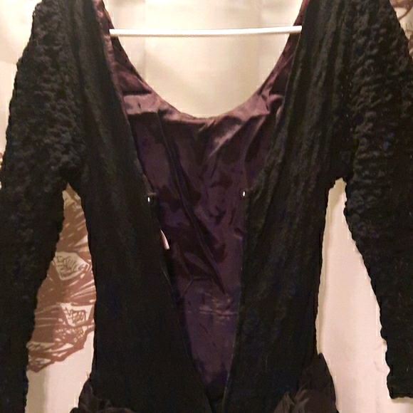 Diamond's Run Vintage 90's formal dress. - Picture 11 of 12